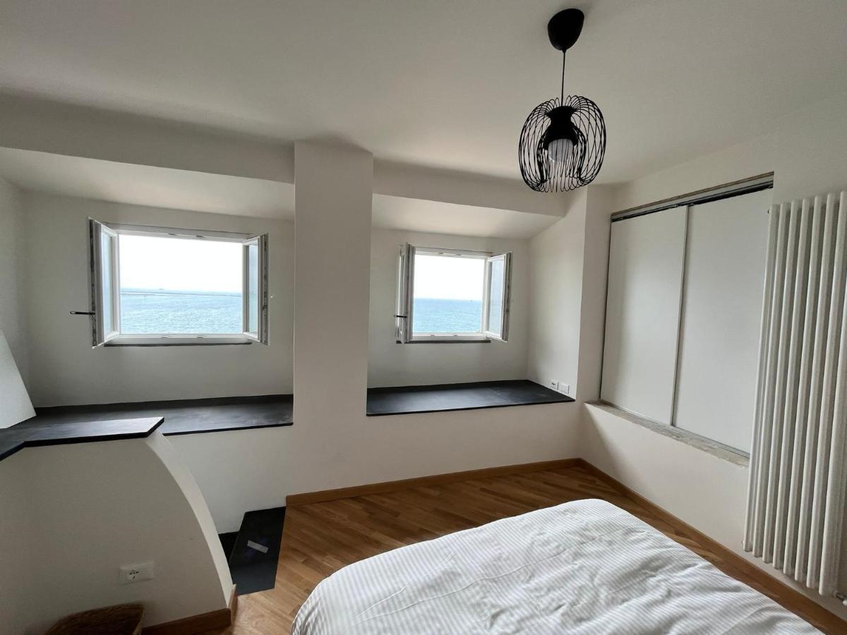 Brand New With Seaview & Private Parking Genova